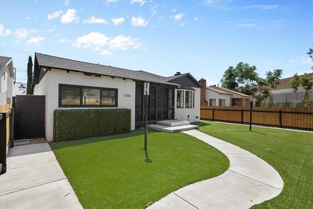 1702 Landis Street, Burbank, California 91504 home-pic-28